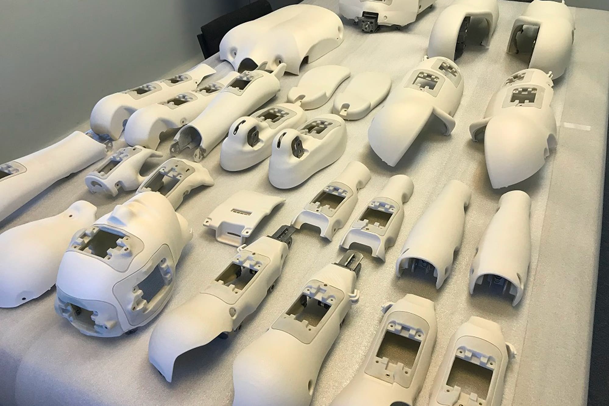 ARRK | Selective Laser Sintering (SLS): Process, Pros & Cons