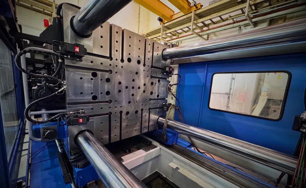 ARRK | What Is the Injection Moulding Process in Modern Manufacturing