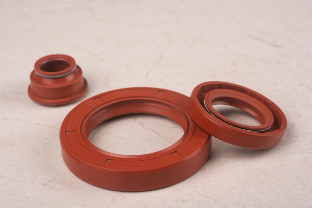 ARRK | Silicone Rubber vs Rubber: Which is Best for Your Use Case?